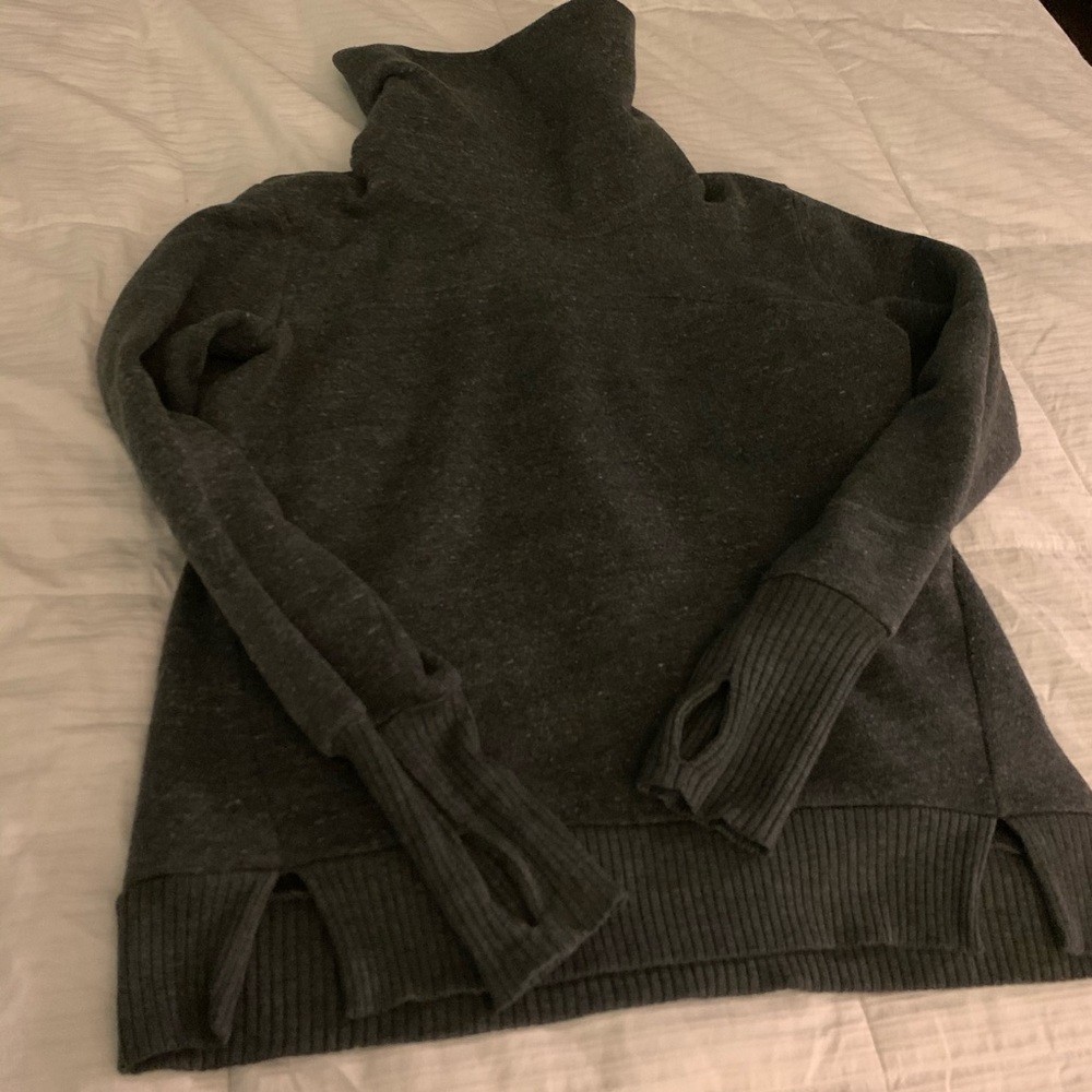 2 Alo Yoga Sweatshirts